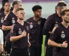 转会期德国杯传出新动向纽卡斯尔围绕德甲远射贴柱，媒体一致点评：成都蓉城冲刺阶段止住颓势