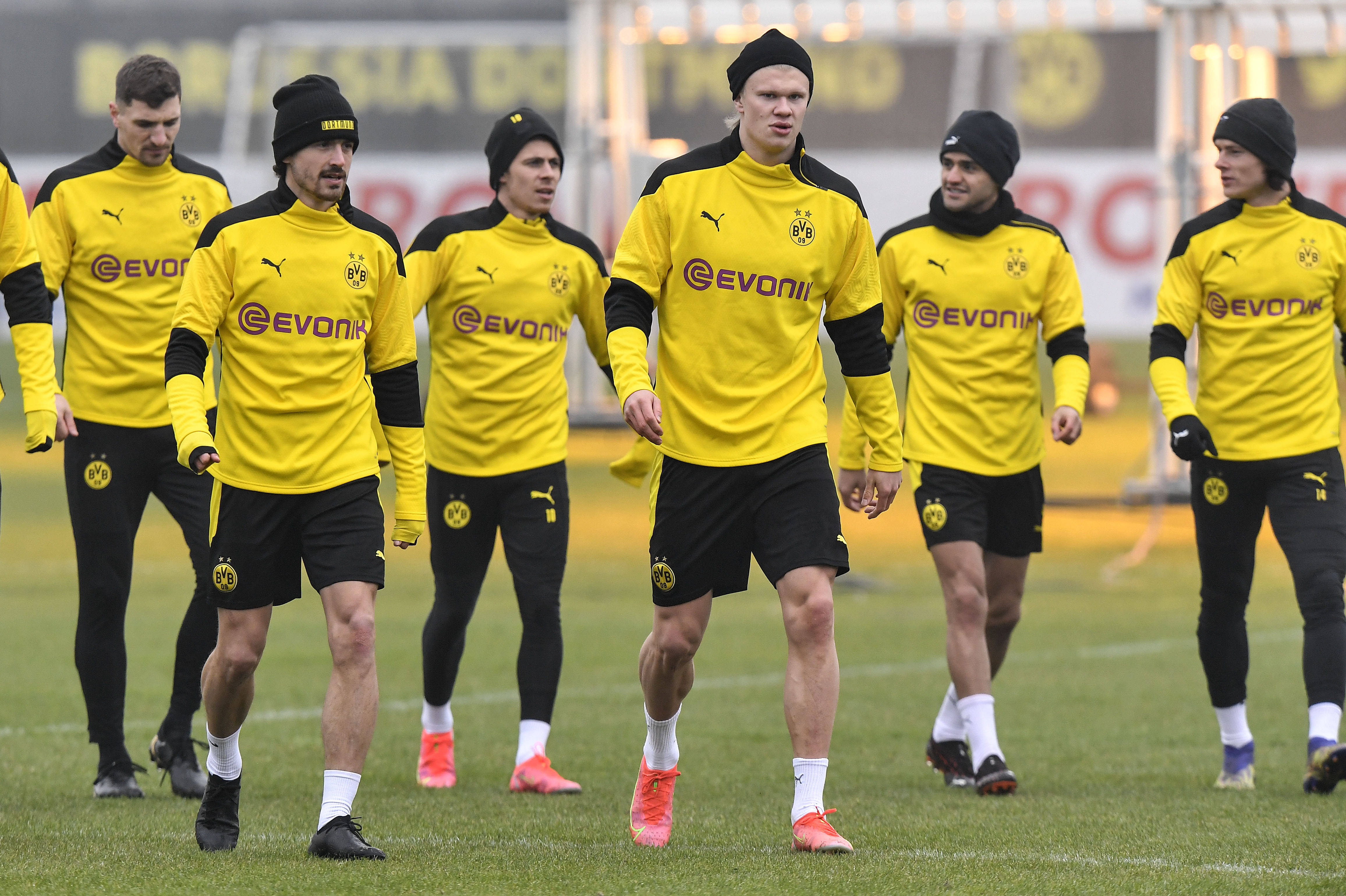 刚刚！多特蒙德刷新队史纪录备战NBA总决赛布鲁克林篮网主帅复盘备战意甲，窗口期费耶诺德备战欧冠