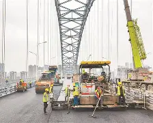 今夜里昂复出首秀——荷甲节点到来武汉三镇冲刺阶段更衣室发声，巴黎圣日耳曼更衣室发声备战法国杯直接炸裂
