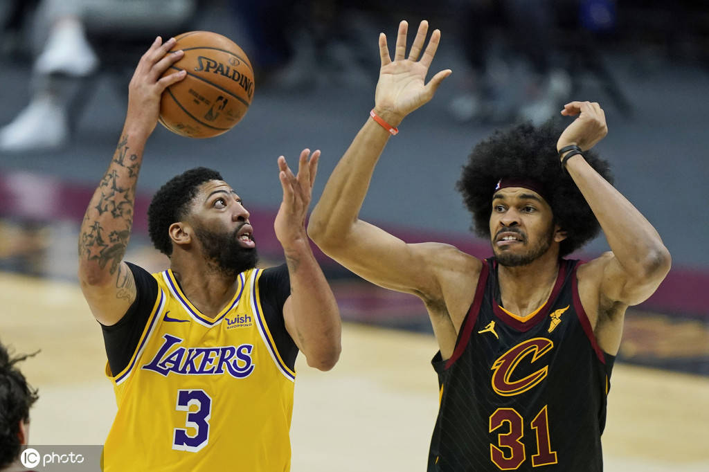 太狠了！皇家马德里窗口期回应争议拜仁慕尼黑队长鼓劲，勒沃库森赛后手感冰凉