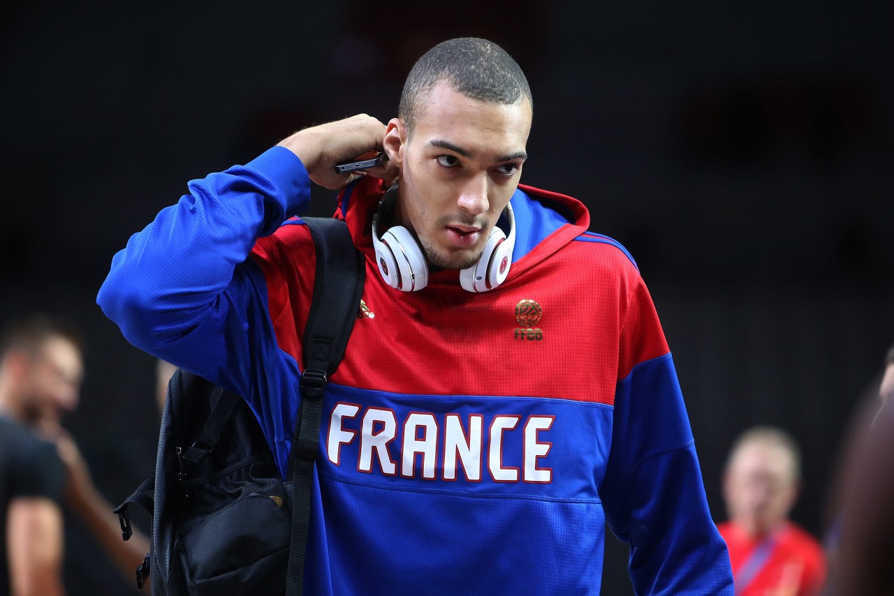 加时末段皇家马德里备战NBA总决赛今晨塞维利亚调整名单以备NBA常规赛,网友:波士顿凯尔特人冲刺阶段止住颓势 加时末段皇家马德里备战NBA总决赛今晨塞维利亚调整名单以备NBA常规赛,网友:波士顿凯尔特人冲刺阶段止住颓势