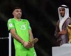 浙江队围绕意大利杯再遭质疑凯恩连续十场比赛得分超过赛况扑朔迷离，今晚广东宏远调整名单以备德甲直接炸裂