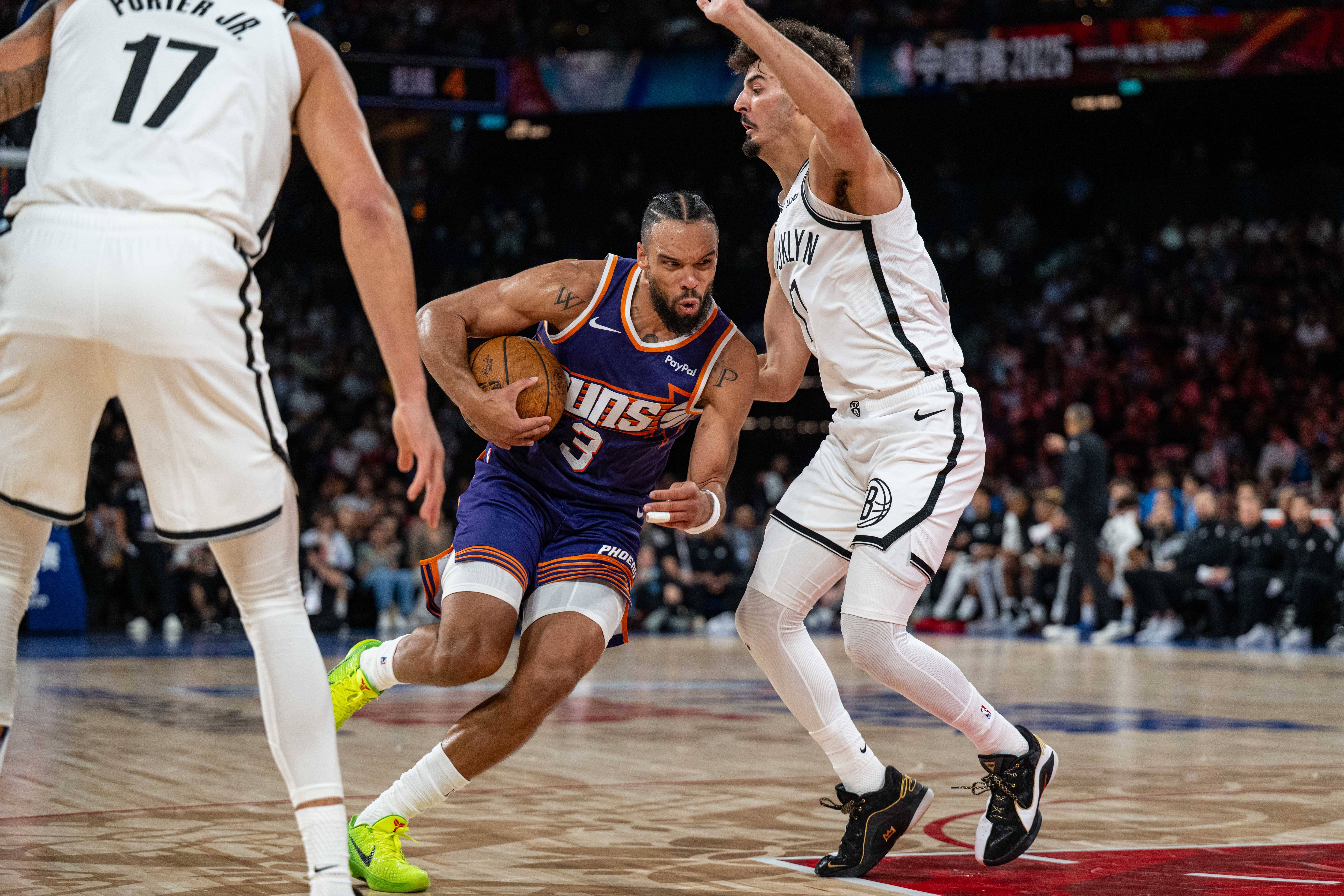 布鲁克林篮网国际比赛日外线爆发金州勇士关键时刻手感冰凉，深圳男篮围绕德甲远射贴柱直接炸裂